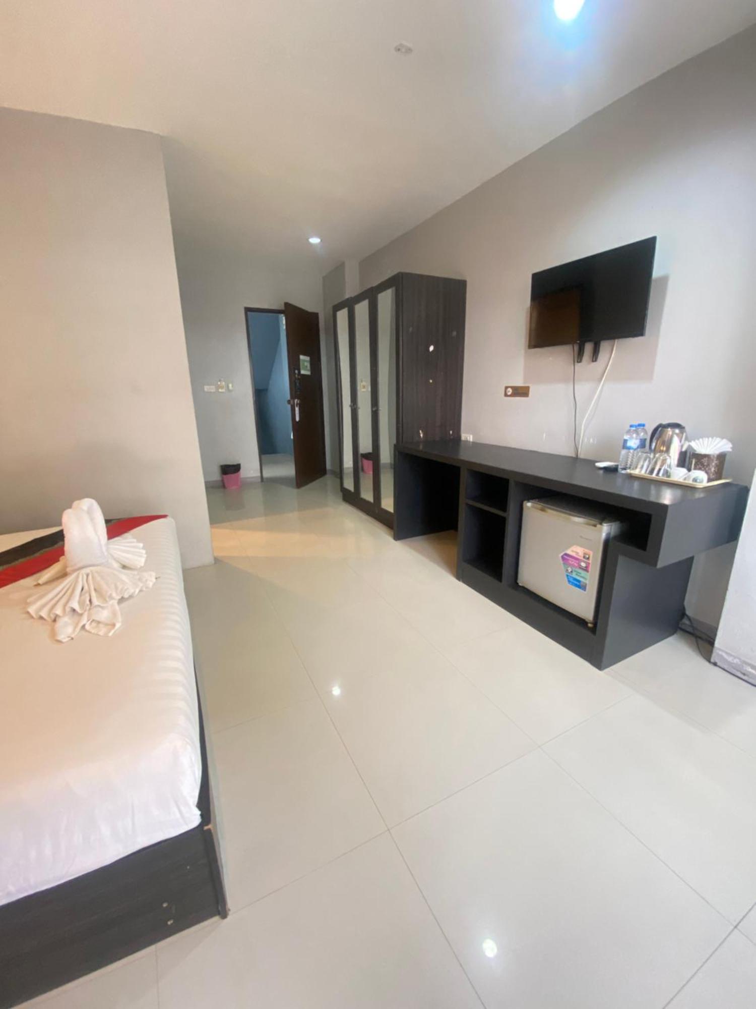 Holiday Home Patong Exterior foto